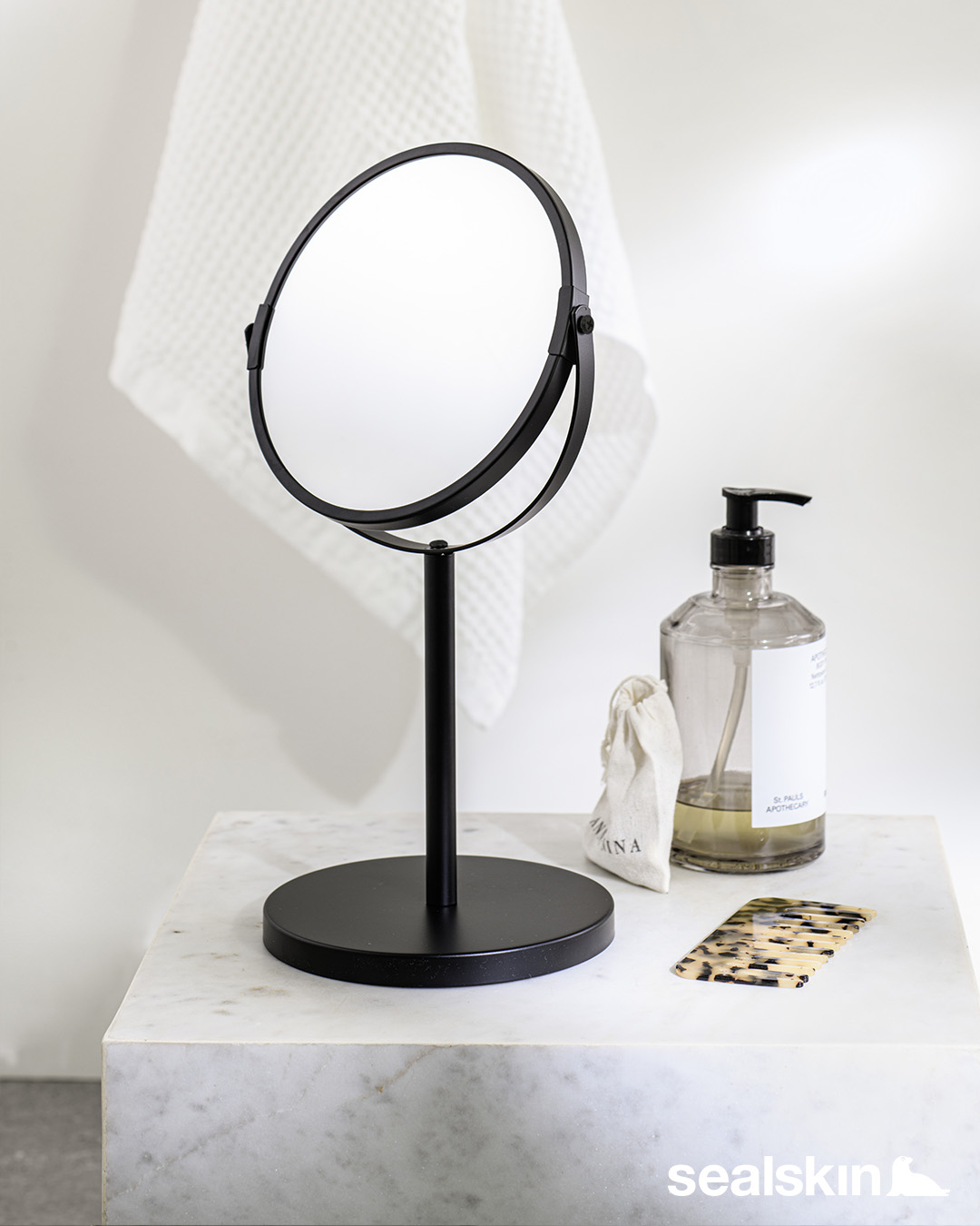 Foto : Industrial Make-up Spiegel – Jouw Moment van Rust