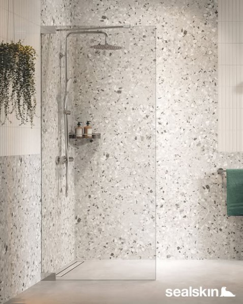 Foto : TIP: Laat je badkamer groter lijken