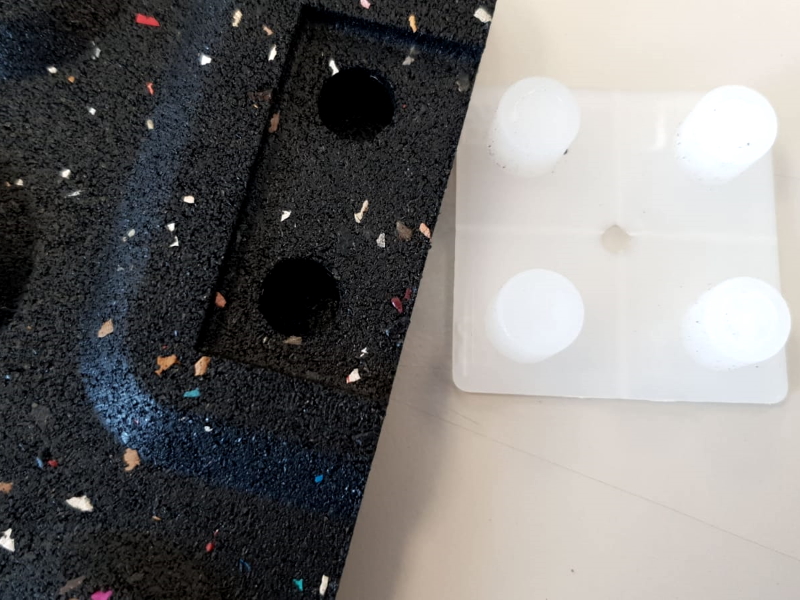 Foto: Onderzijde met connector