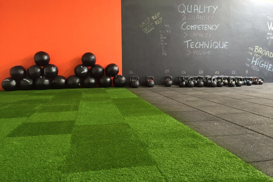 Foto: Voorbeeld crossfit kunstgras powersled