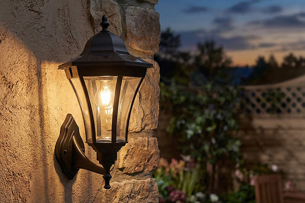 Foto : Welke soorten tuinlampen zijn er en wat zijn de verschillen?