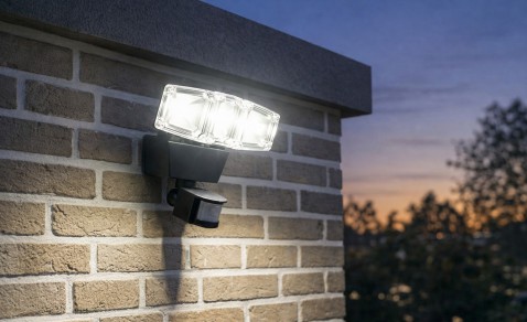 Foto : Welke buitenlamp op zonne-energie past bij uw situatie?