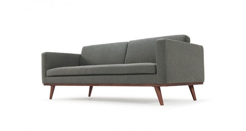 Foto: 748 003 125 Low Angle 803x430