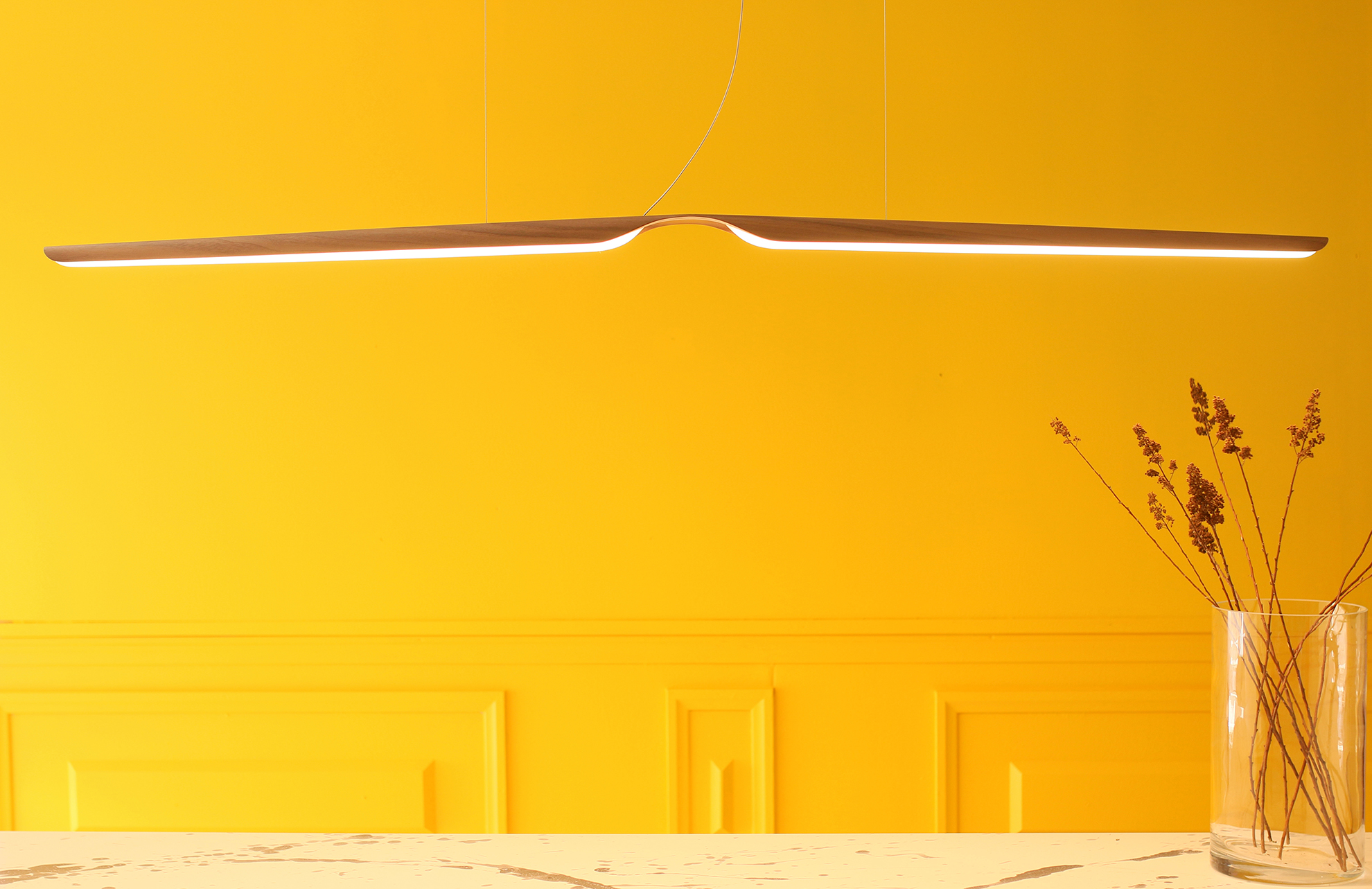Foto: Moderne hanglamp van Tunto bij Houweling Interieur3