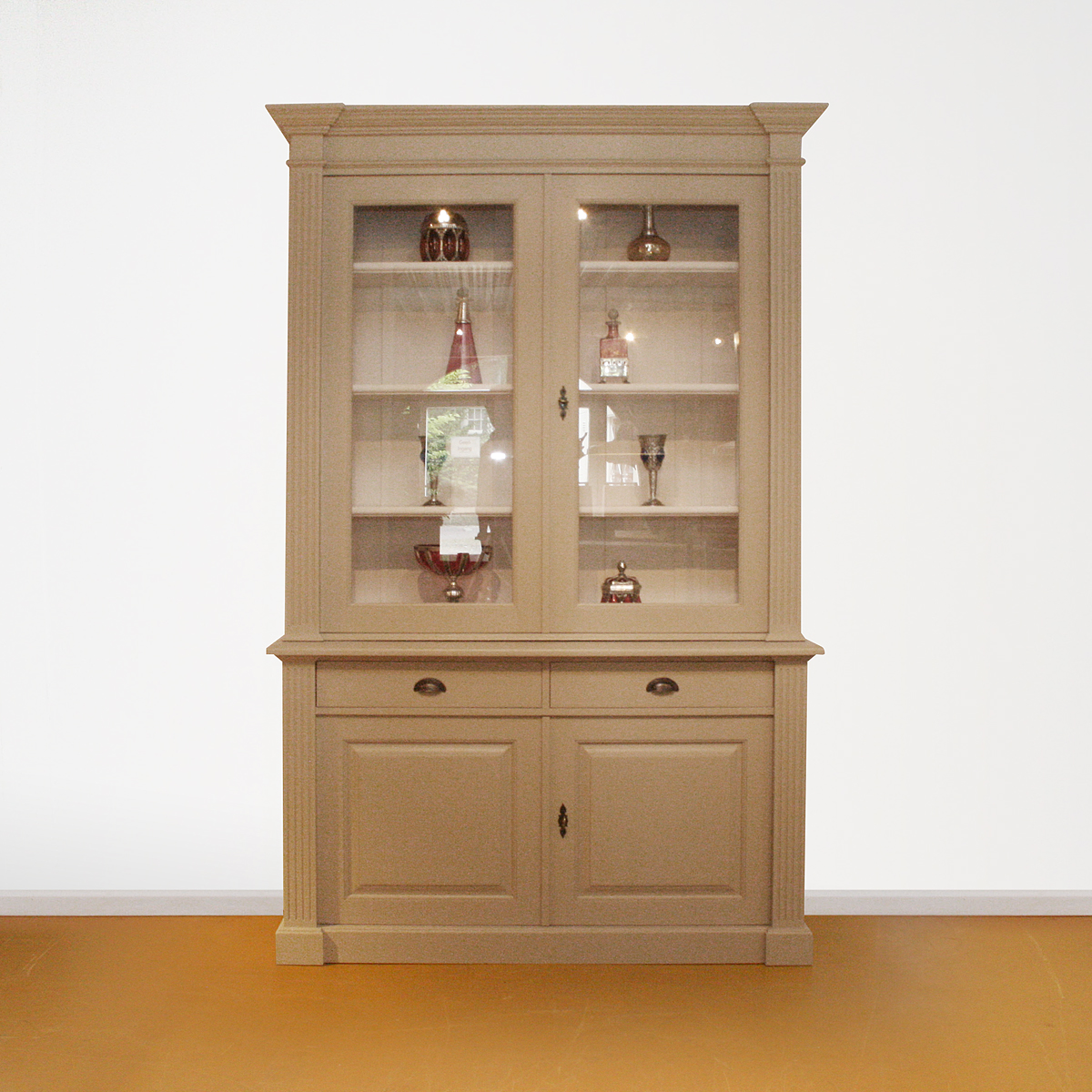 Foto: 2 deurs schoolkast in 2 kleuren  kan op maat en in alle kleuren