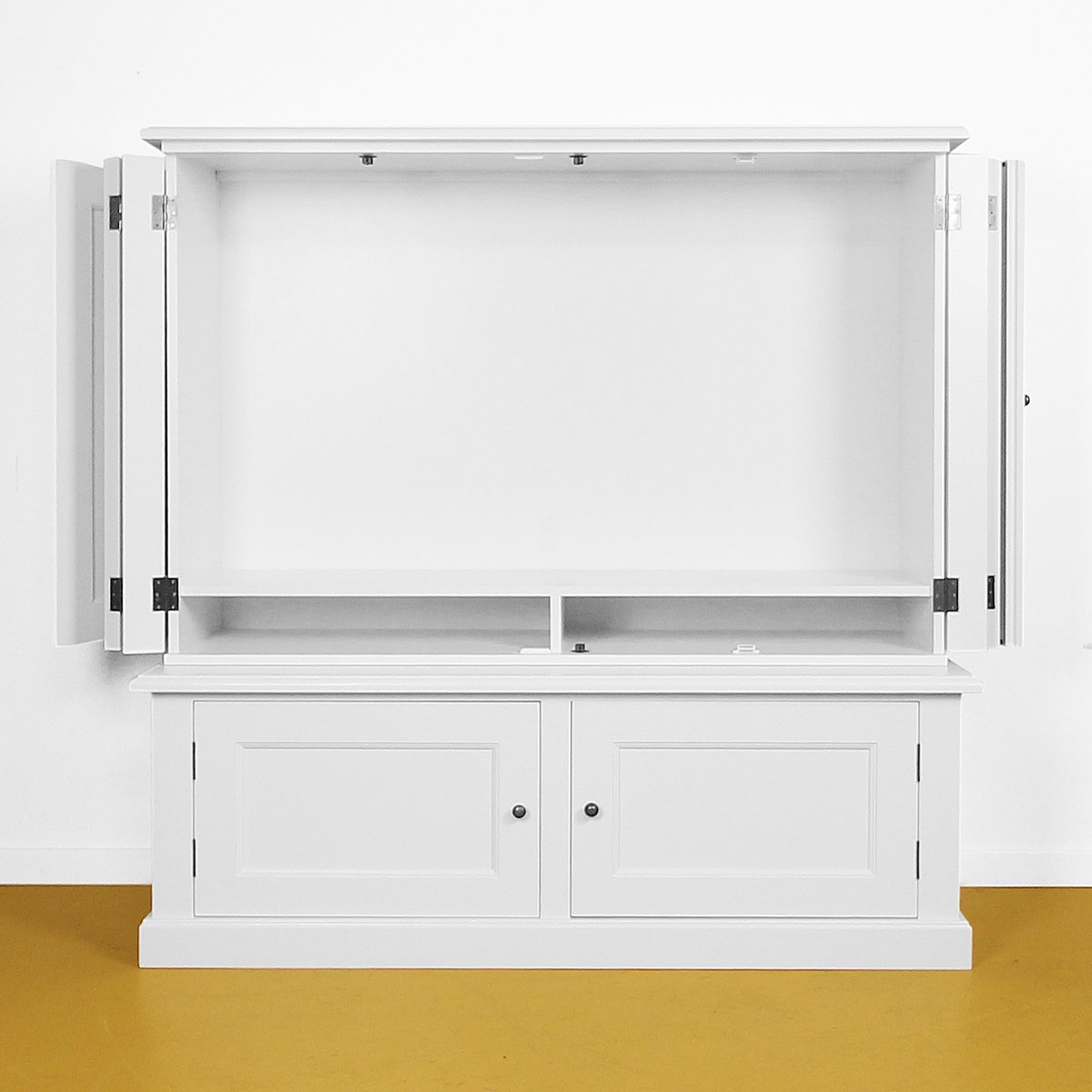 Foto: TV kast 4 derus met omslag   open