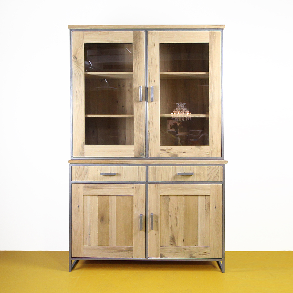 Foto: buffetkast oude eiken blank staal