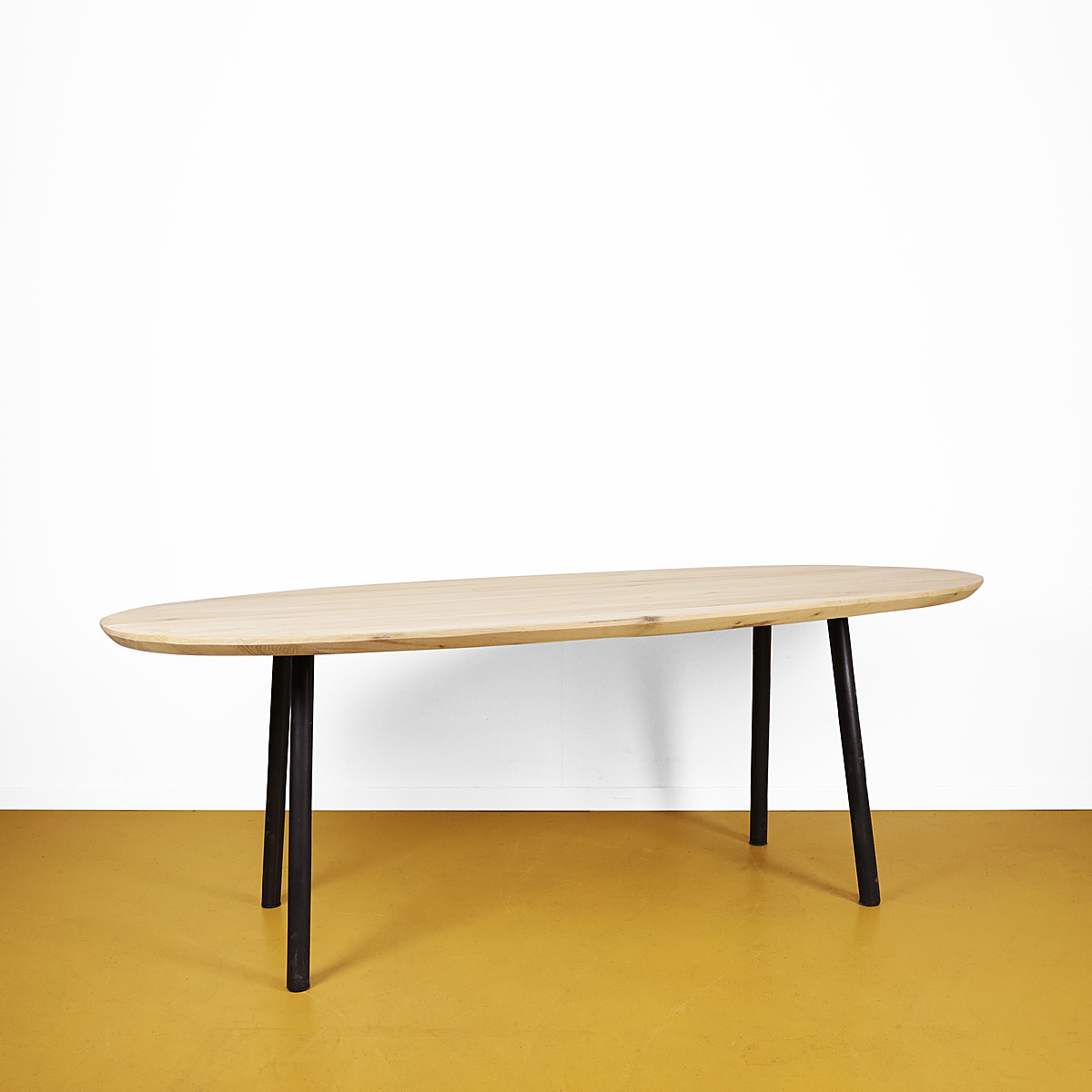 Foto: eettafel ovaal verjongd