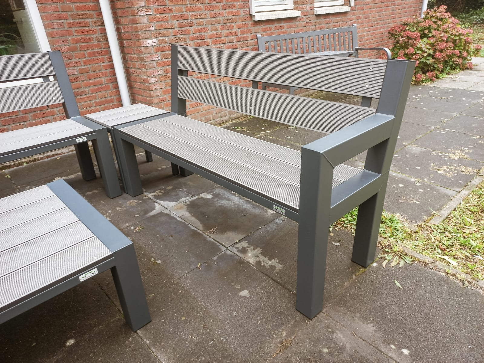 Foto: Grijze tuinbanken set 7016 met grijze plank