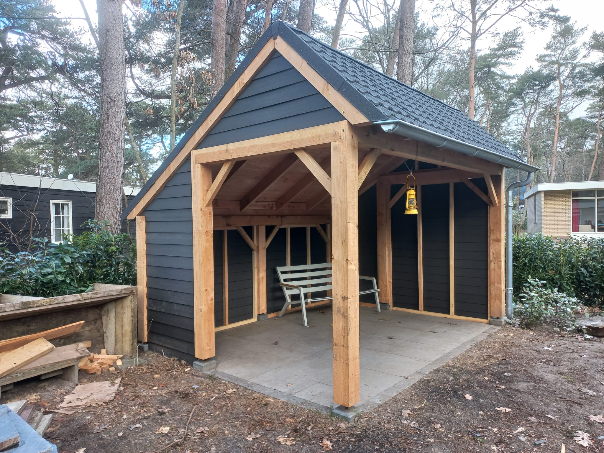 Foto: Kapschuurtje met composiet rabatplank