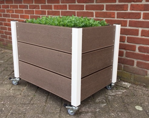Foto: plantenbak bruin wit
