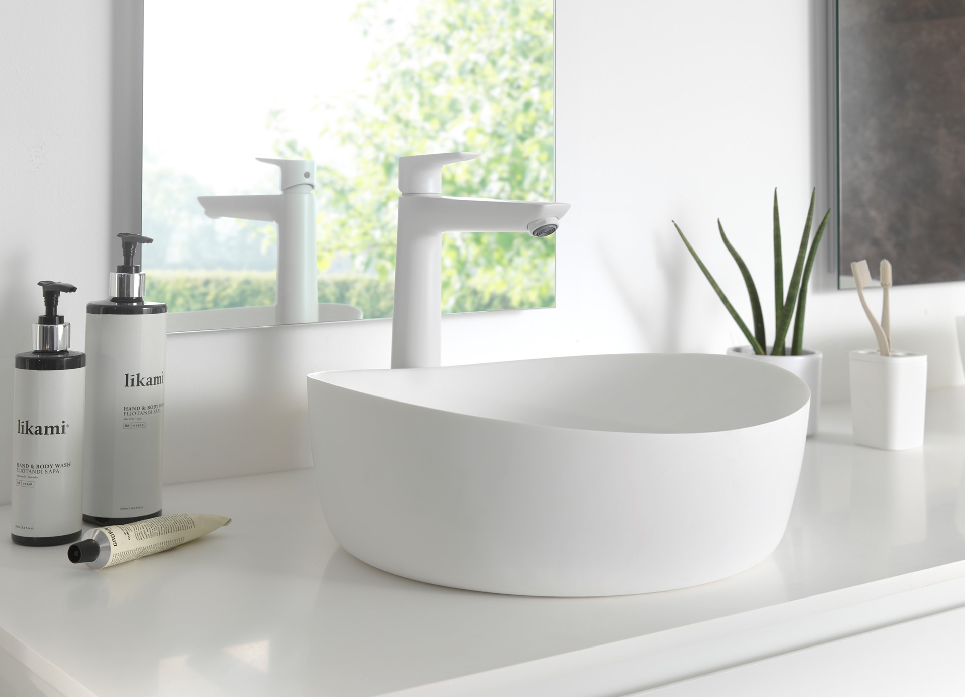 Foto : Jouw badkamer in trendy kleuren met Hansgrohe FinishPlus!