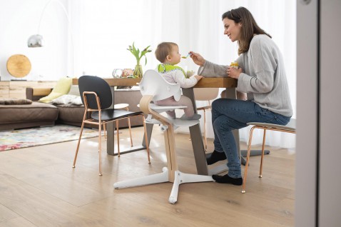 Foto : Optimale bewegingsvrijheid met de nieuwe Stokke® Nomi® stoel