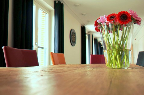 Foto : De perfecte tafel voor jouw kleine woonkamer