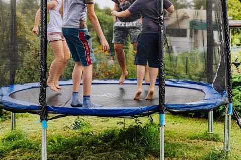 Foto : Waar moet je op letten bij het aanschaffen van een trampoline?