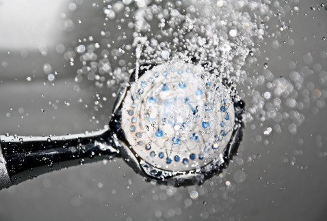 Foto : Wat is de optimale tijd en temperatuur om te douchen?