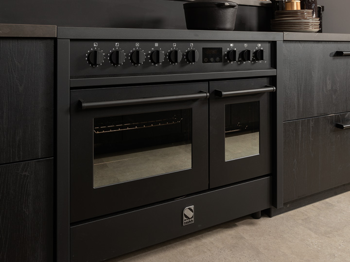 Foto: STEEL-Enfasi-fornuis-all-black-2