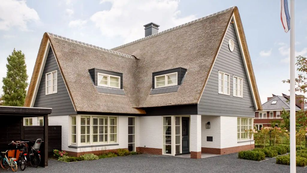 Foto: Wonennl-Selekthuis-bouw-Landelijke_woning_met_rieten_kap_-_283763