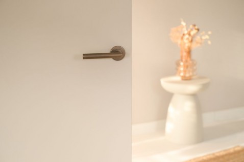 Foto : Geef je interieur een upgrade met Lavuzo deurbeslag!