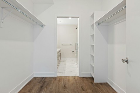 Foto : Mooi serviesgoed verstoppen is zonde: zo geef je het een plek in huis