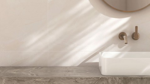 Foto : Deze wandtegels geven de badkamer een luxe uitstraling