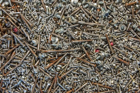 Foto : Schroeven kiezen voor lattenwanden planken en keukenkastjes