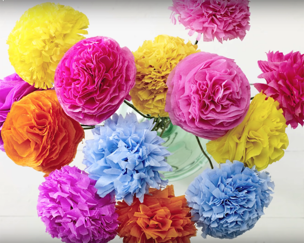 Foto: 10-DIY-bloemen-papier-crepepapier-zelfgemaakt-knutselen-voorjaar-boeket