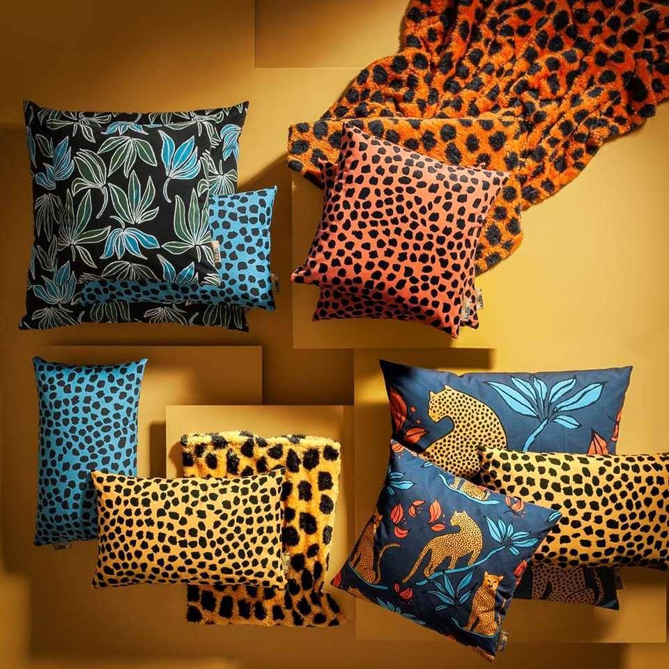 4-Leenbakker-sierkussens-dierenprint-tijgerprint-zebraprint-luipaardprint-panterprint-behang-lamp-kleed-interieur-trend