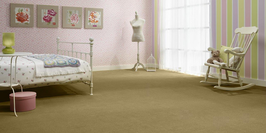 Noa is een strak, gesneden pool met volle kleuren, die in je huis goed tot zijn recht komt. Dit tapijt is verkrijgbaar in 19 kleuren en maakt deel uit van de Carpet your life collectie.