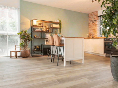 Foto : Renovatie van de keuken met de nieuwe Naturals COREtec® vloeren