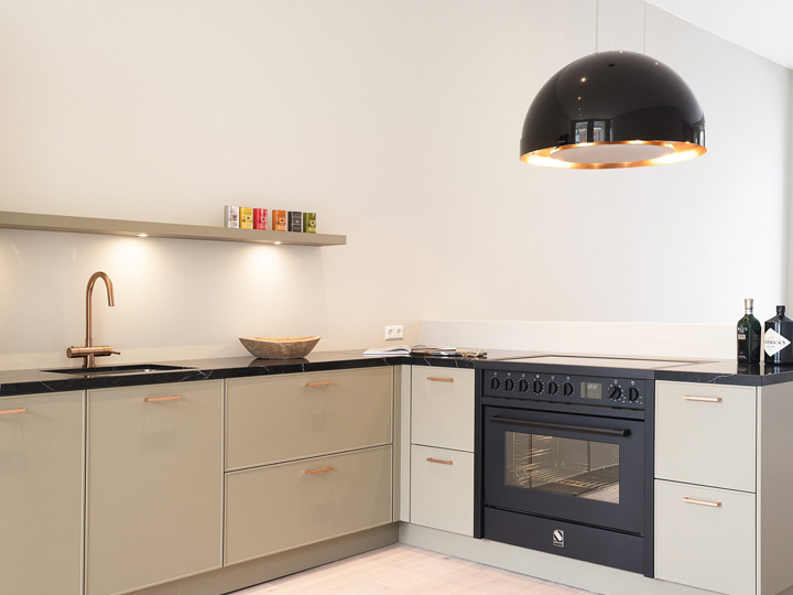 Foto: all-black-steel-fornuis