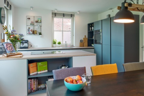 Foto : Groene keuken met houten werkblad: schitterend!