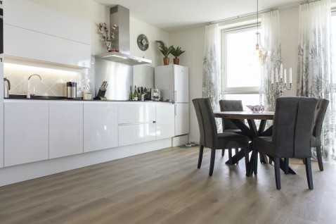 Foto : De nieuwe COREtec® Naturals gekozen als vloer voor een mooi keukenproject
