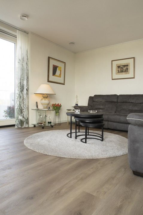 Foto : COREtec® Naturals Meadow vloeren werden gekozen als vloer in nieuwbouwwoning