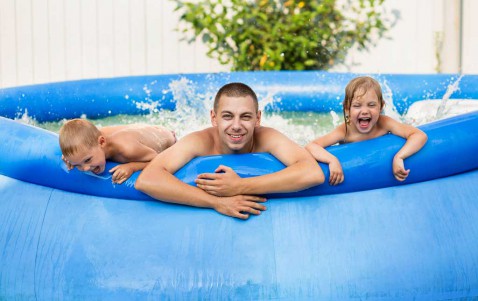 Foto : Waarom zou je een zwembad voor in de tuin kopen?