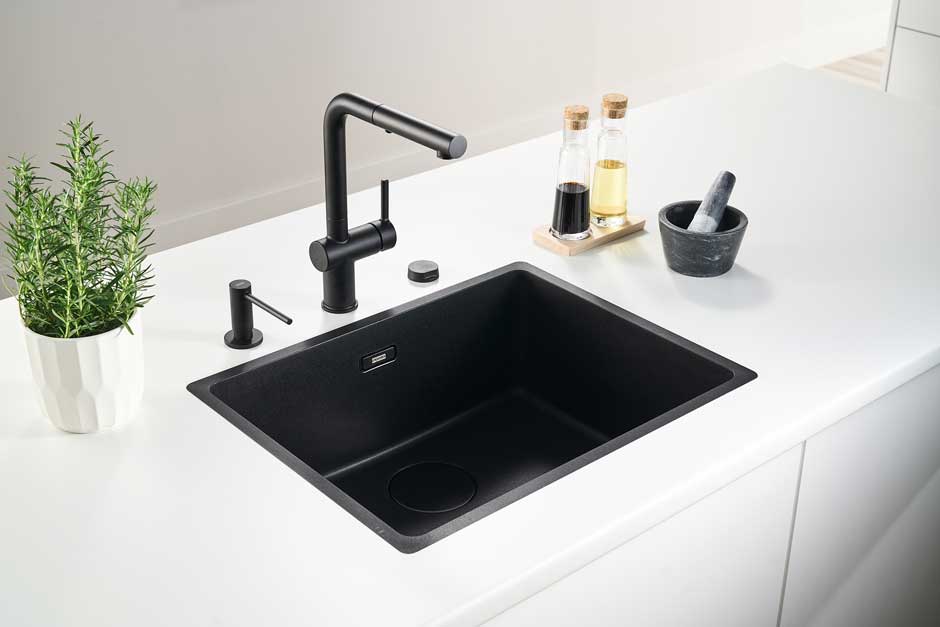 Foto: Franke---Maris-Fragranite-in-Black-Edition