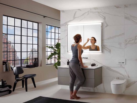 Foto : Geberit ONE-spiegelkast met ComfortLight: perfect licht voor elk badkamerritueel