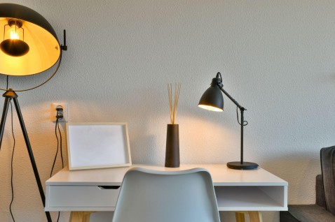 Foto : Zo kies je de juiste bureaulamp voor je thuiskantoor