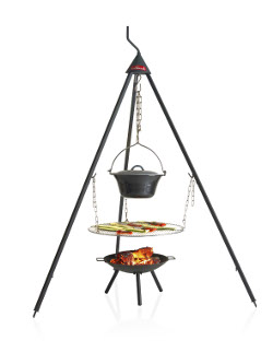 Rond een sfeervol kampvuur genieten van lekkere gerechten. De Belgische barbecueproducent barbecook introduceert dit najaar de zwenkgrill. Hiermee kun je boven een kampvuur grillen of koken maar ook pizza’s bakken.