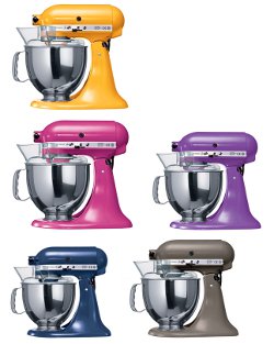 De Artisan® Mixer/Keukenrobot van KitchenAid is een graag geziene partner voor elke (hobby) kok. Niet alleen omwille van zijn keukencapaciteiten en duurzaamheid, maar ook om zijn karakteristieke uiterlijk.