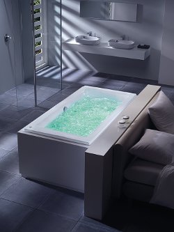 Sealskin introduceert het Rose bad van 190 x 80 cm, een al zeer royaal duobad met een strakke vormgeving en een uitstekend ligcomfort.