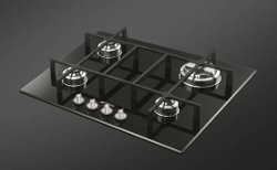 Smeg kookplaat: de kracht van roestvrijstaal en de elegantie van glas.