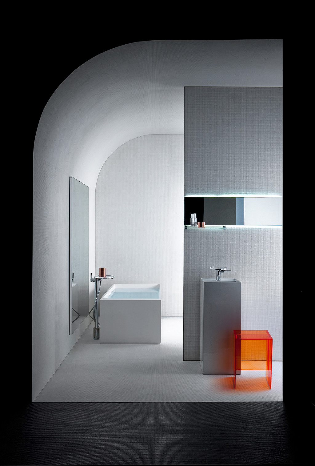 Kartell by Laufen is pure emotie voor de badkamer. Nieuwe serie combineert iconisch design van Kartell met de kwaliteit van keramiek van Laufen.