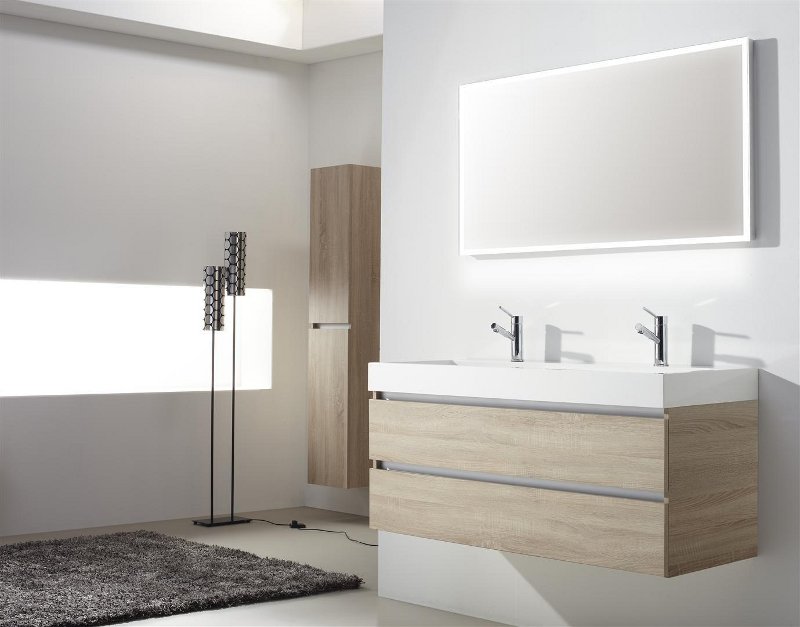 Thebalux ledspiegel voor de badkamer. Thebalux introduceert led- en tl-spiegels voor de badkamer in vele uitvoeringen en breedtematen. 