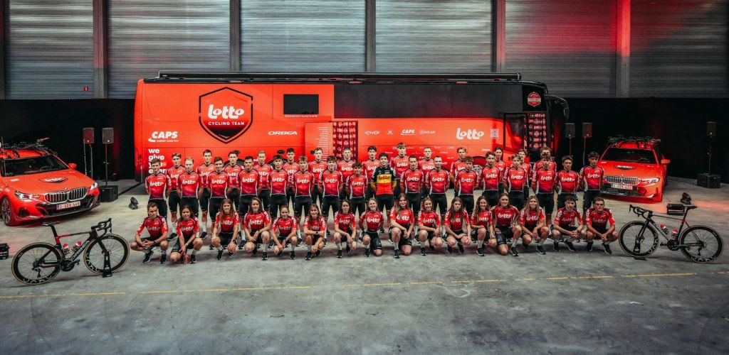 Foto: Wonennl-Team-foto-Lotto-Cycling-Team-Equilli25