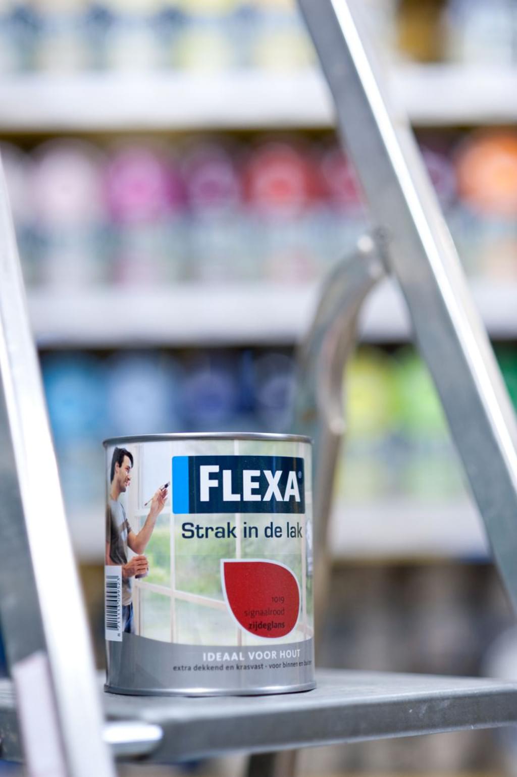 Voor binnen en buiten, kant-en-klaar in het schap, in actuele en authentieke kleuren, gemakkelijk in gebruik, in verschillende verpakkingsgrootte en dit alles met uiteindelijke een strak in de lak eindresultaat. www.bouwmarktdevries.nl Voor binnen en buiten, kant-en-klaar in het schap, in actuele en authentieke kleuren, gemakkelijk in gebruik, in verschillende verpakkingsgrootte en dit alles met uiteindelijke een strak in de lak eindresultaat. www.bouwmarktdevries.nl