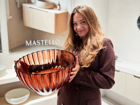 Foto : Thuis by Laura lanceert eigen waskom bij Mastello