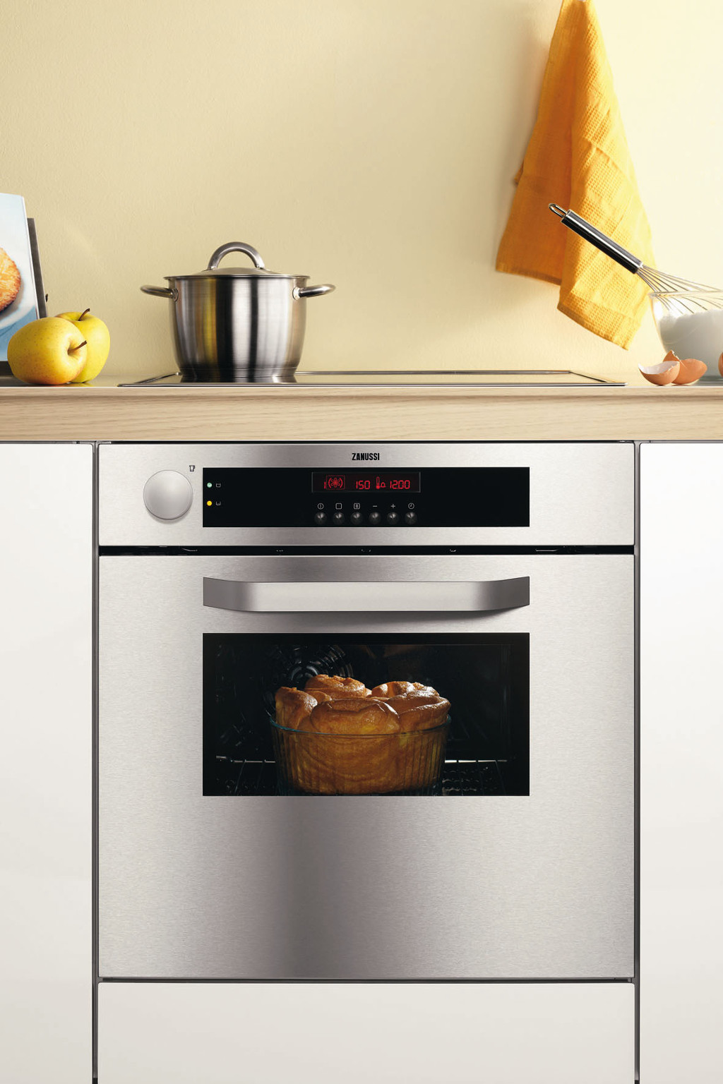 Om Nederlanders te kunnen laten genieten van gestoomde, smaakvolle en gezonde gerechten, introduceert Zanussi een all-in-one oven (ZCB 880 XQ).