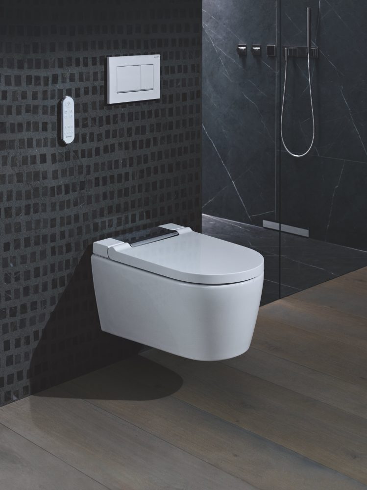 Foto: 2019 bathroom 01 f geberit aquaclean sela