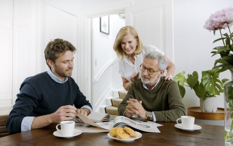 Foto : Blijf langer thuis wonen met een traplift